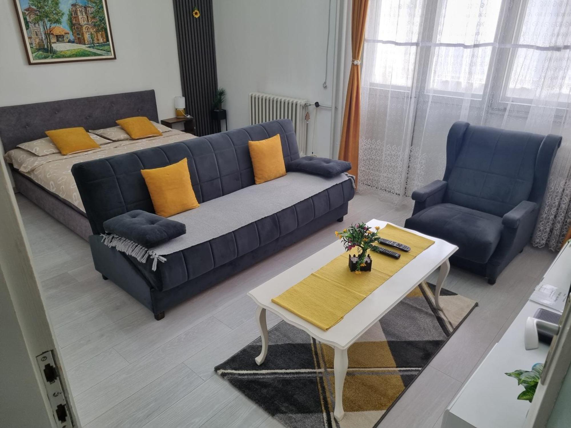 Globus Apartment