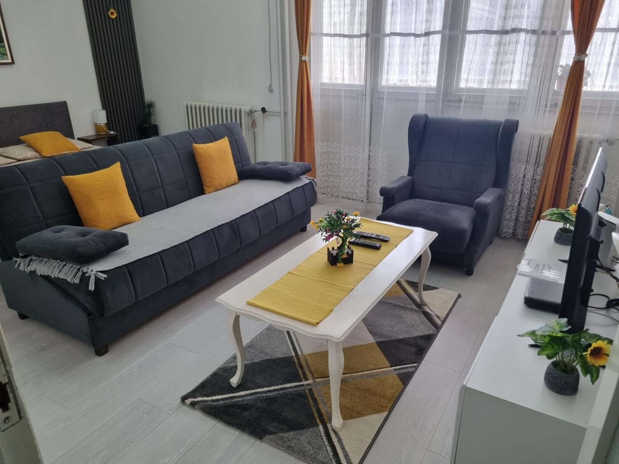 Globus Apartment *